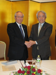 公益社団法人日本医師会と公益社団法人日本獣医師会の学術協力の推進に関する協定の締結について